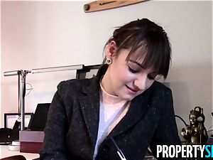 Property lovemaking Agent Makes sex video With fortunate client